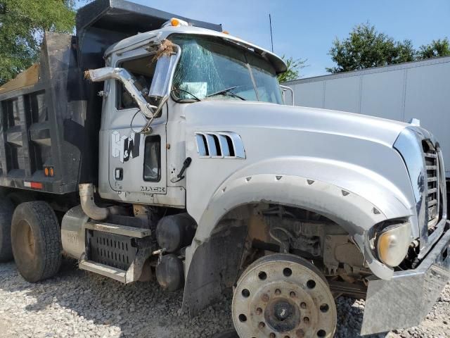 2012 Mack 700 GU700