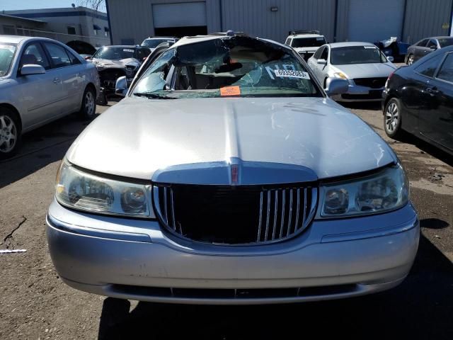 2002 Lincoln Town Car Signature