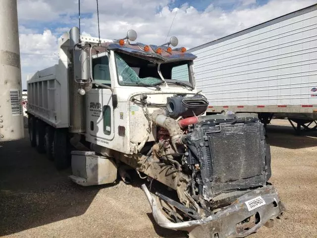 2008 Peterbilt 384