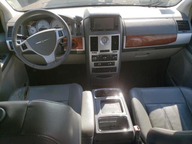 2009 Chrysler Town & Country Touring