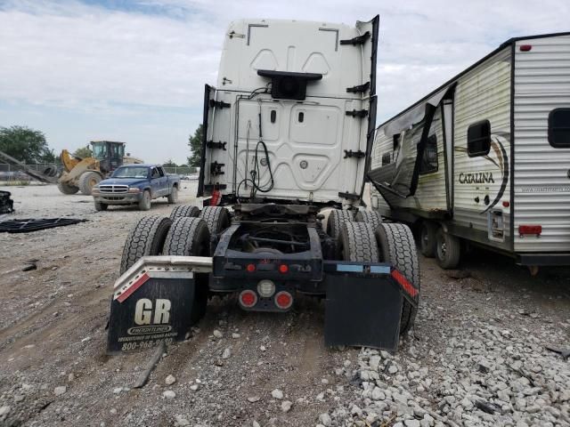 2018 Freightliner Cascadia 126