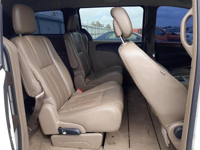 2013 Chrysler Town & Country Touring