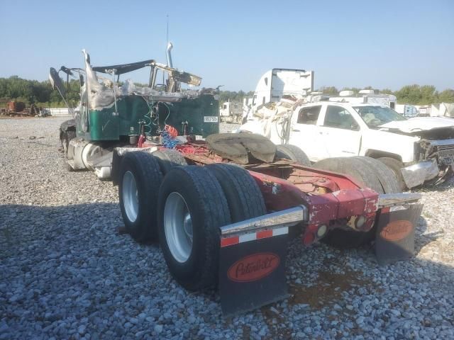 2013 Peterbilt 384