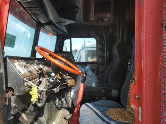 1998 Freightliner Conventional FLD120