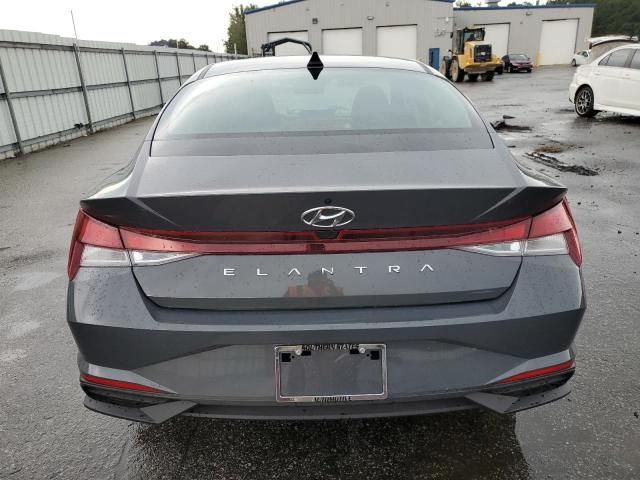 2023 Hyundai Elantra SE