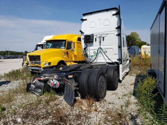 2021 Freightliner Cascadia 126