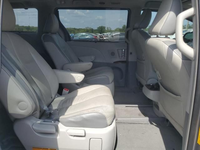 2012 Toyota Sienna XLE