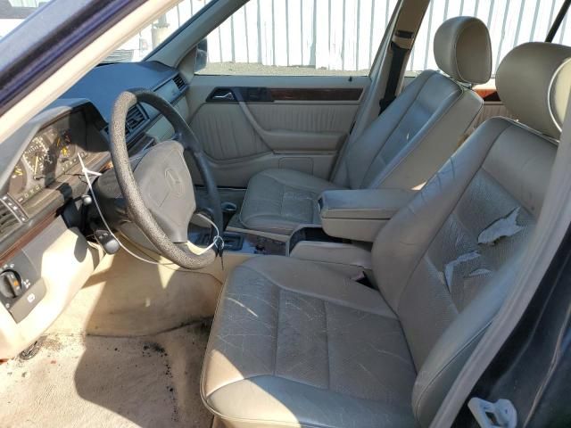 1995 Mercedes-Benz E 320 Base