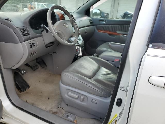 2010 Toyota Sienna XLE