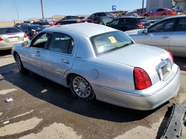 2002 Lincoln Town Car Signature