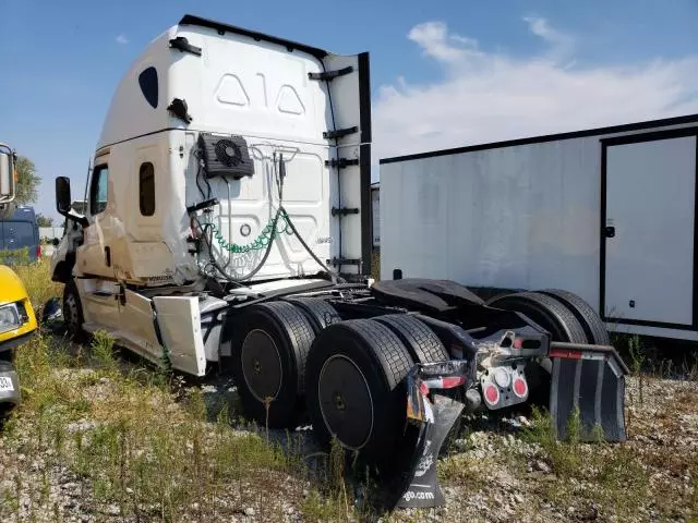 2021 Freightliner Cascadia 126