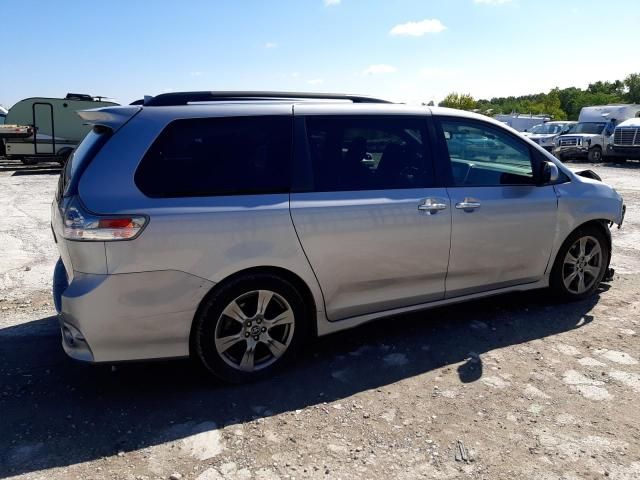 2018 Toyota Sienna SE