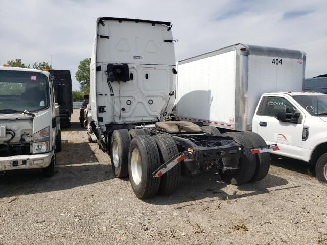 2021 Freightliner Cascadia 126