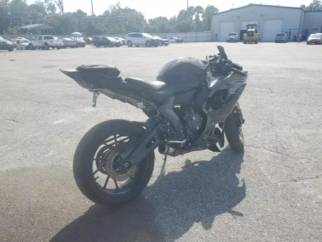 2023 Yamaha YZFR7