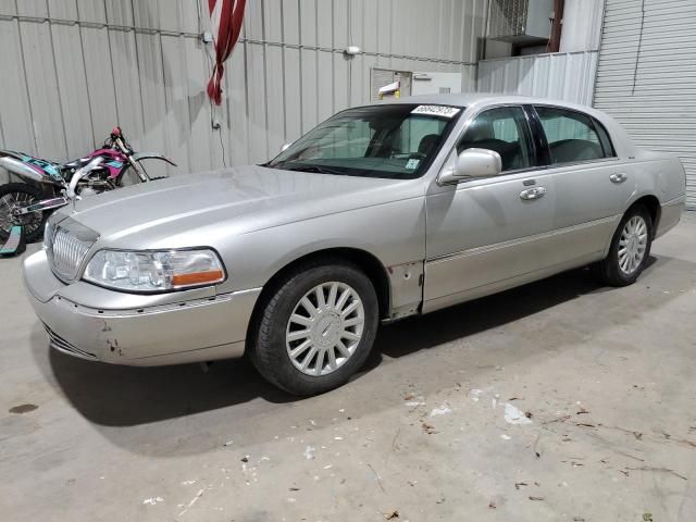 2005 Lincoln Town Car Signature