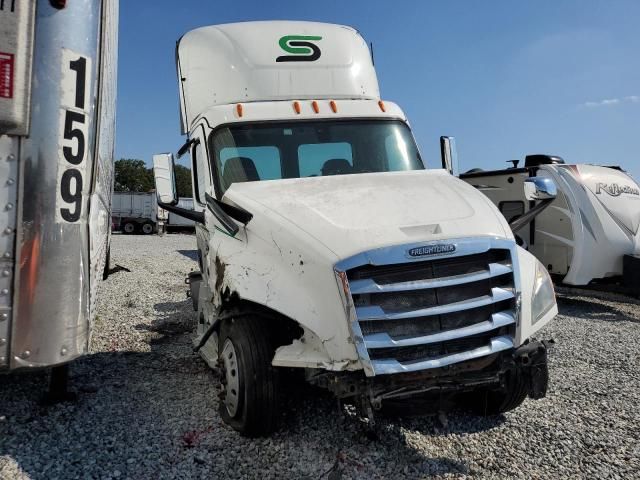 2020 Freightliner Cascadia 126