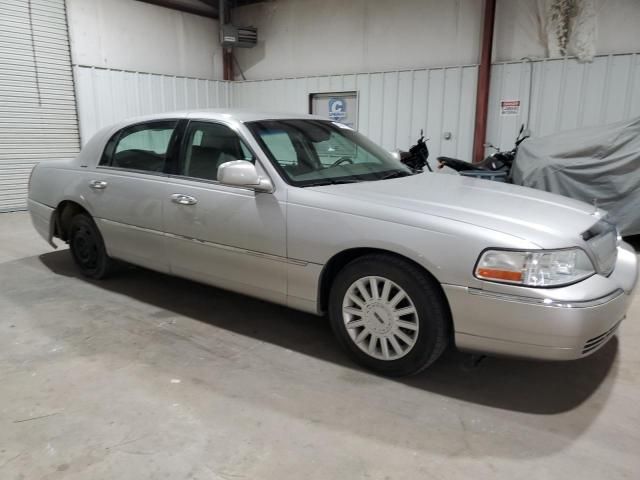 2005 Lincoln Town Car Signature