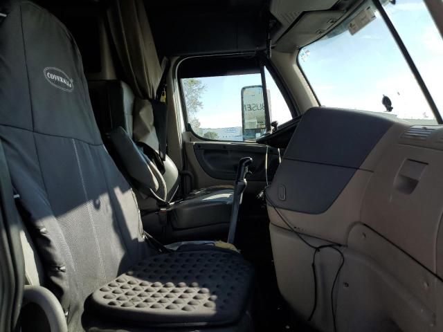 2018 Freightliner Cascadia 125