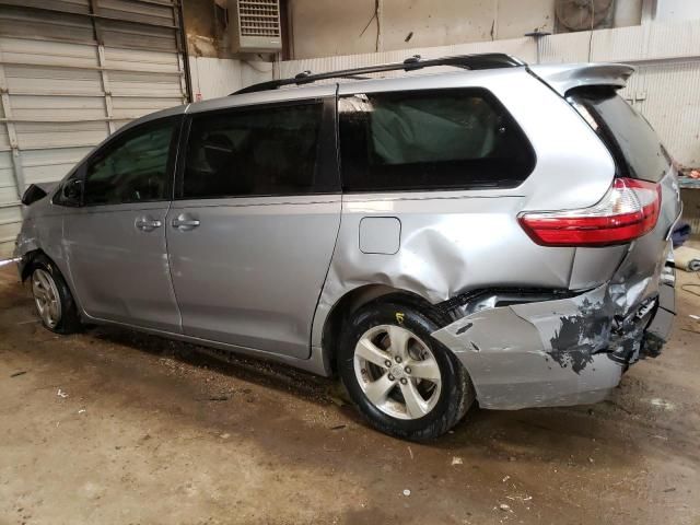 2015 Toyota Sienna LE