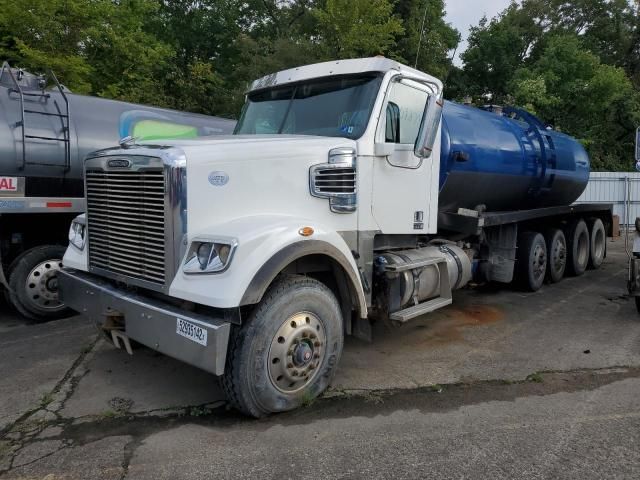 2019 Freightliner 122SD