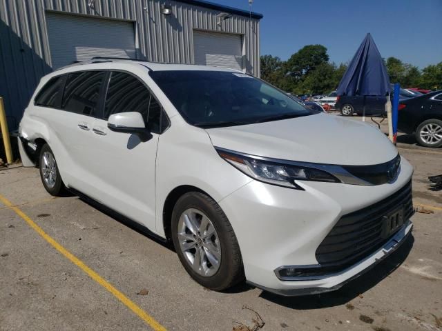 2022 Toyota Sienna Limited