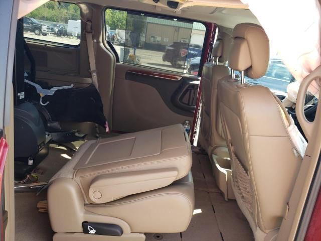 2016 Chrysler Town & Country Limited Platinum