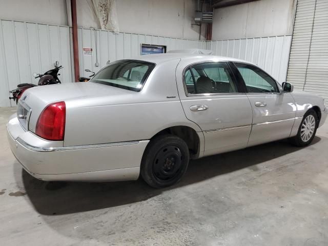 2005 Lincoln Town Car Signature