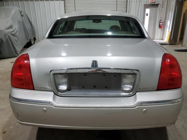 2005 Lincoln Town Car Signature