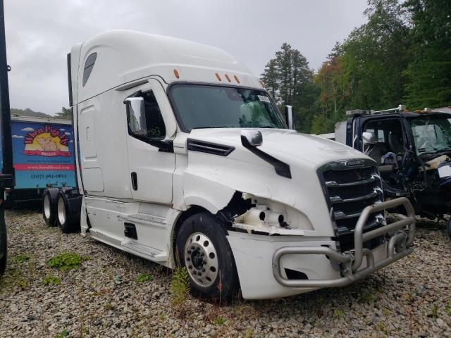 2021 Freightliner Cascadia 126