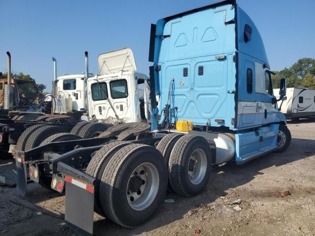 2013 Freightliner Cascadia 125