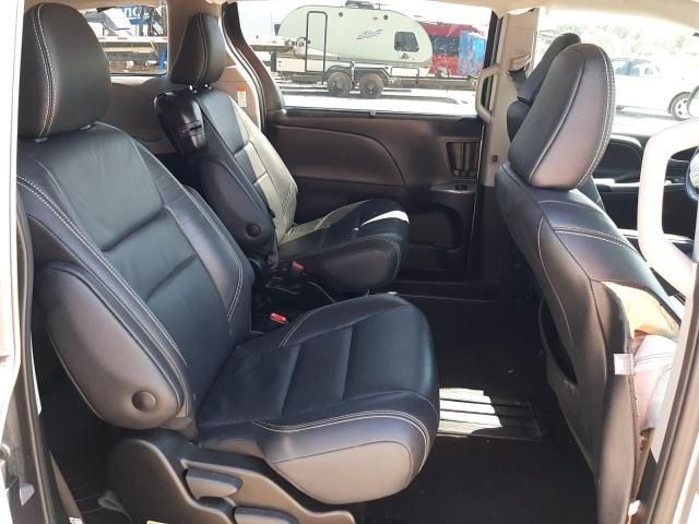 2018 Toyota Sienna SE