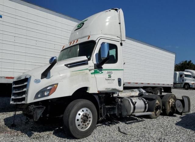 2020 Freightliner Cascadia 126