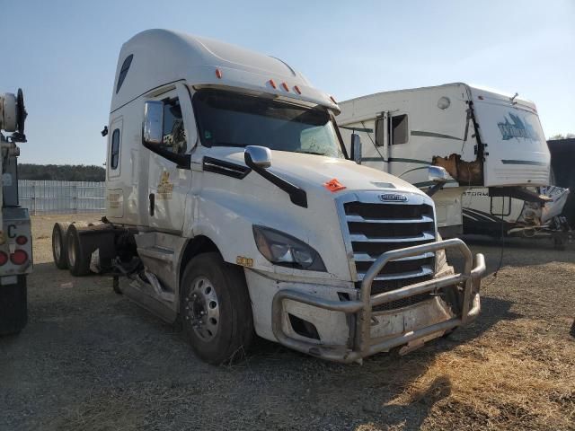 2021 Freightliner Cascadia 126