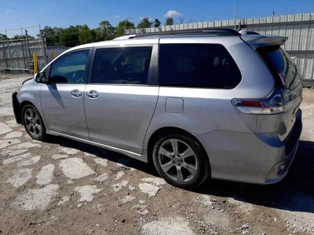 2018 Toyota Sienna SE