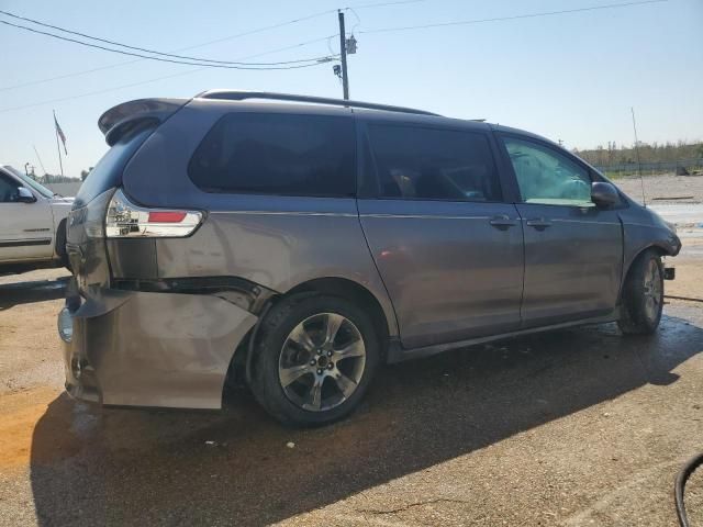 2012 Toyota Sienna Sport