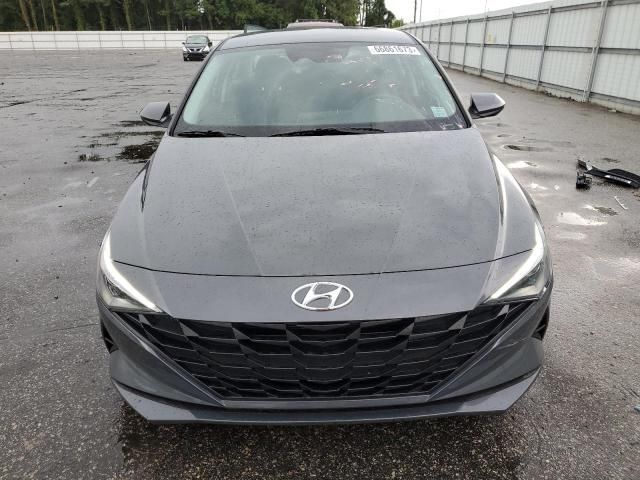 2023 Hyundai Elantra SE