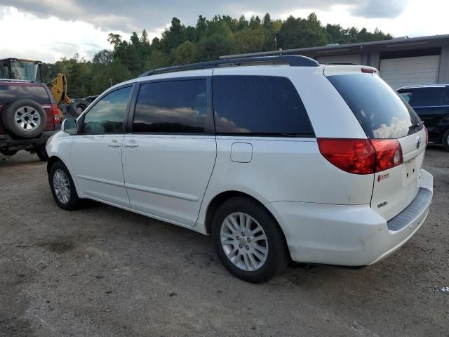 2010 Toyota Sienna XLE