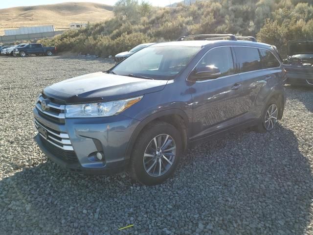 2017 Toyota Highlander SE