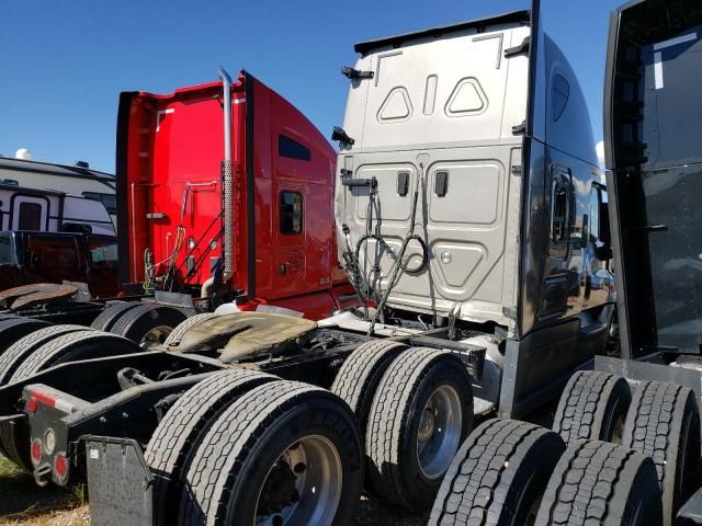 2017 Freightliner Cascadia 125