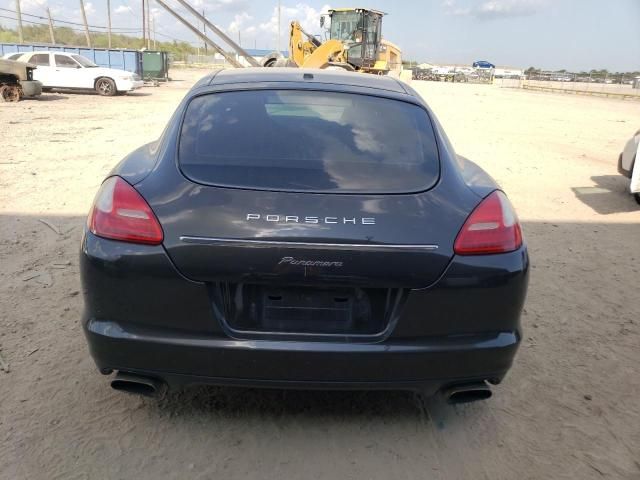 2011 Porsche Panamera 2