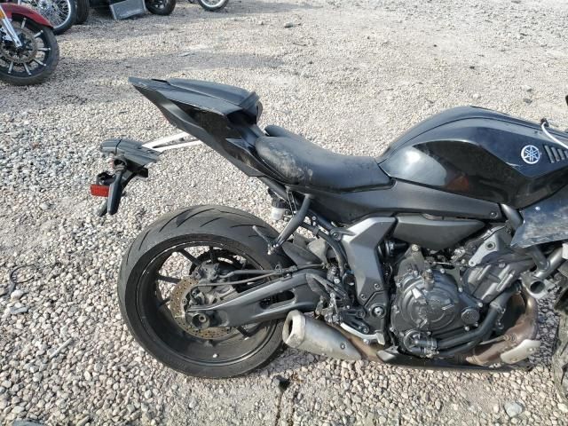 2022 Yamaha YZFR7