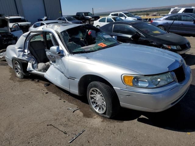 2002 Lincoln Town Car Signature