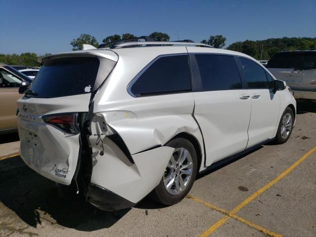 2022 Toyota Sienna Limited