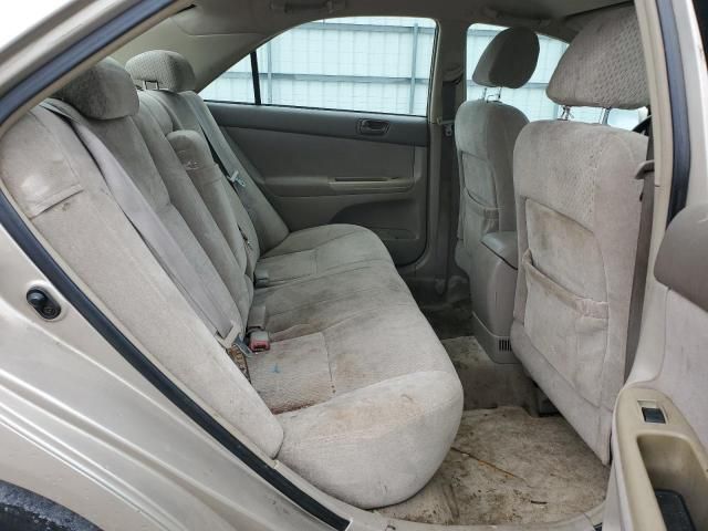 2004 Toyota Camry LE