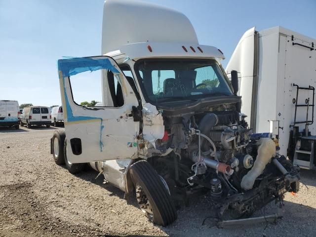 2020 Freightliner Cascadia 116