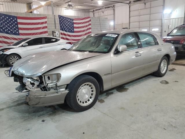 2001 Lincoln Town Car Executive