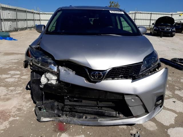 2018 Toyota Sienna SE