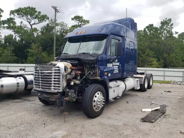 2013 Freightliner Cascadia 125