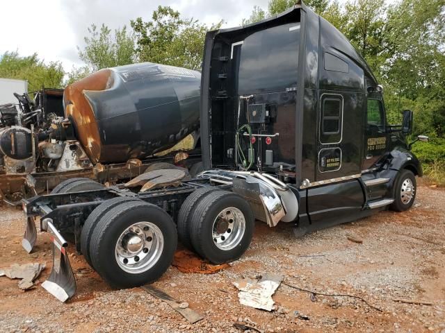 2017 Kenworth Construction T680