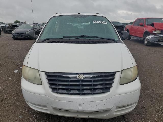 2007 Chrysler Town & Country LX